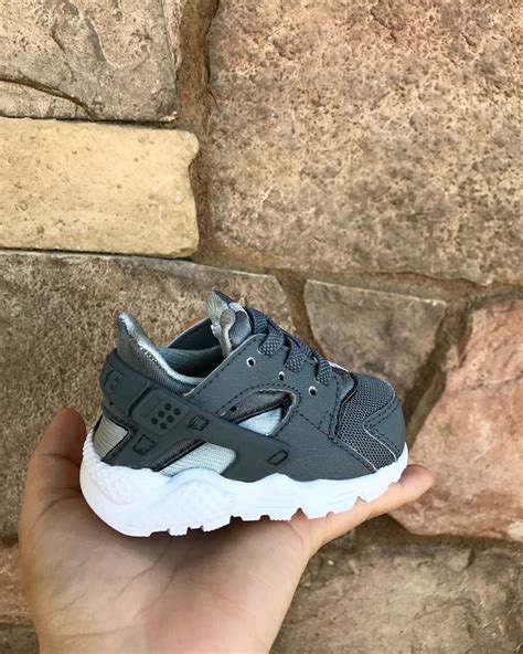 nike huaraches boys girls